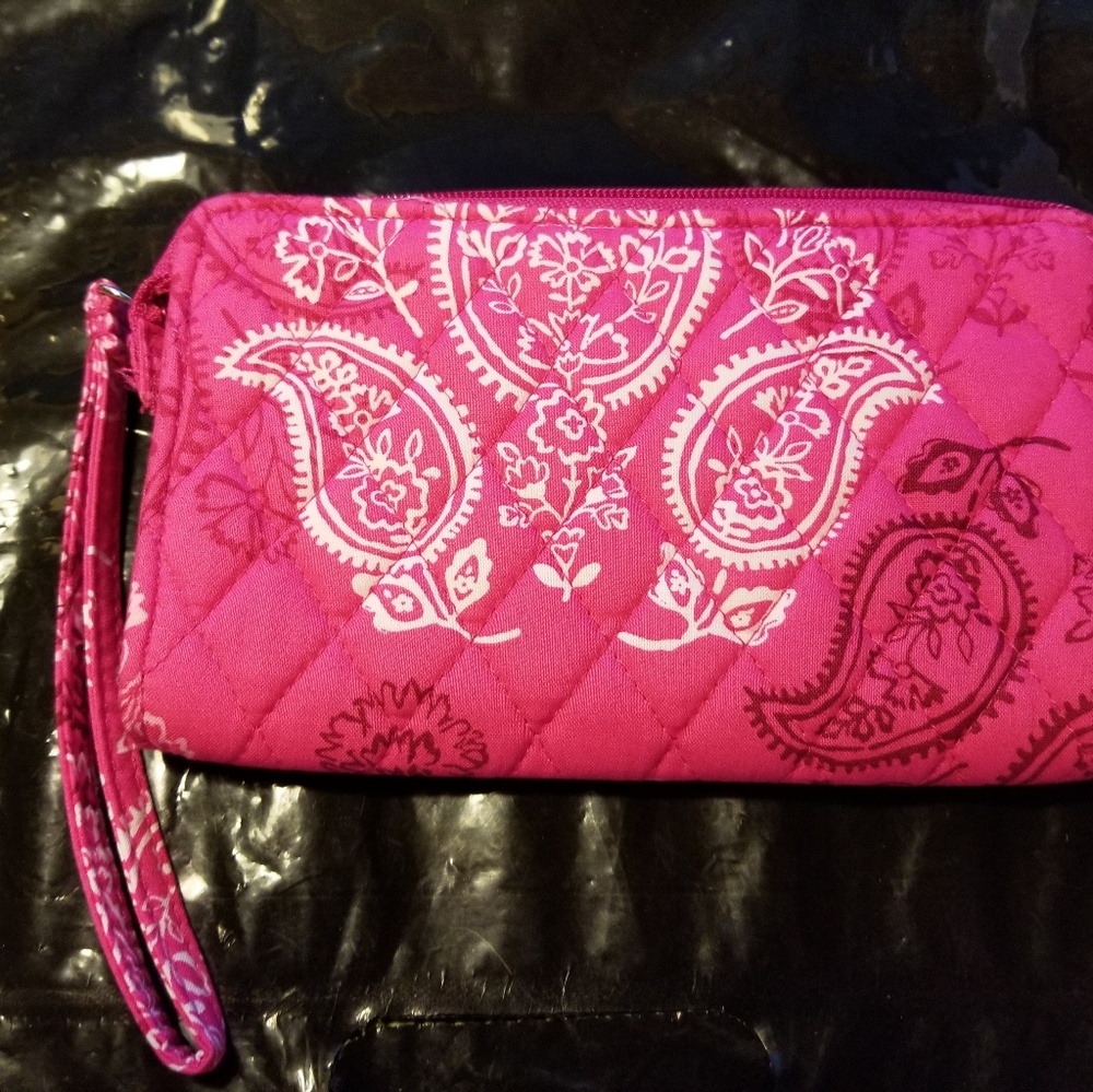 SOLD-*****VERA BRADLEY FRONT ZIP Wristlet